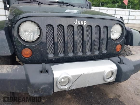 ✅ 2012 Jeep Wrangler Arctic • VIN: 1C4AJWBG0CL111472 • Lot: 42414407. Listed on IAAI with 129,100 mi. Free auction sales archive from the USA and detailed vehicle history report at DreamBid. Image 18.