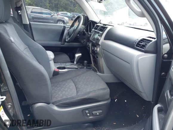 ✅ 2011 Toyota 4Runner SR5 • VIN: JTEBU5JR8B5044420 • Lot: 43136589. Listed on IAAI with 192,672 mi. Free auction sales archive from the USA and detailed vehicle history report at DreamBid. Image 5.