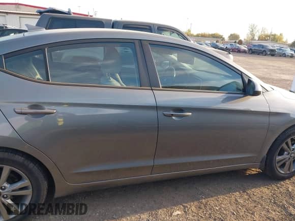 2018 Hyundai Elantra SEL z VIN KMHD84LF6JU606328, wystawiony jako IAAI lot #43534275 z przebiegiem 114 911 mil mil oraz . Historia ofert i sprzedaży dostępna na DreamBid. Obrazek 13.