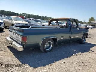 ✅ 1986 Chevrolet Silverado 1500 • VIN: 1GCDC14H7GF393324 • Lot: 83980665. Wystawiony na Copart z przebiegiem Nie podano. Bezpłatny archiwum sprzedaży aukcyjnych z USA i szczegółowy raport historii pojazdu na DreamBid. Zdjęcie 3.
