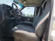 ✅ 2014 Chevrolet Express Cargo • VIN: 1GCSGAFX1E1106537 • Lot: 67952795. Wystawiony na Copart z przebiegiem 198 464 mil. Bezpłatny archiwum sprzedaży aukcyjnych z USA i szczegółowy raport historii pojazdu na DreamBid. Zdjęcie 7.