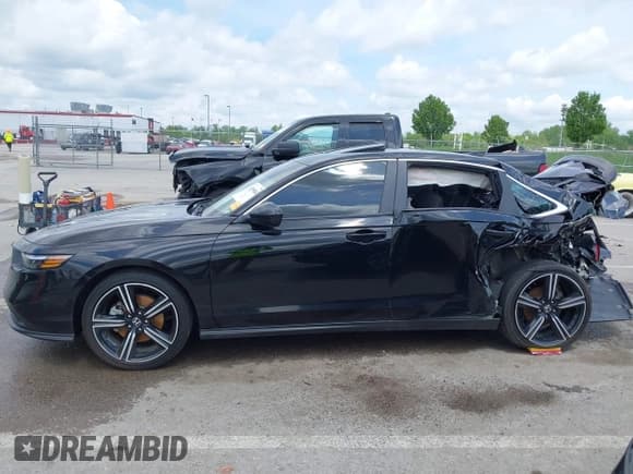 ✅ 2023 Honda Accord Sport • VIN: 1HGCY2F54PA059076 • Lot: 42095841. Wystawiony na IAAI z przebiegiem 36 978 mil. Bezpłatny archiwum sprzedaży aukcyjnych z USA i szczegółowy raport historii pojazdu na DreamBid. Zdjęcie 14.