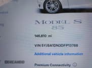 ✅ 2013 Tesla Model S • VIN: 5YJSA1DN3DFP13788 • Lot: 43598652. Wystawiony na IAAI z przebiegiem 146 810 mil. Bezpłatny archiwum sprzedaży aukcyjnych z USA i szczegółowy raport historii pojazdu na DreamBid. Zdjęcie 15.