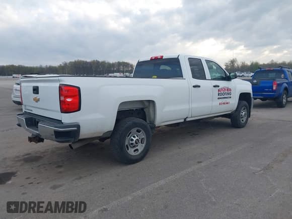 ✅ 2017 Chevrolet Silverado 2500HD Work Truck • VIN: 1GC2CUEGXHZ302190 • Lot: 42050349. Wystawiony na IAAI z przebiegiem 213 413 mil. Bezpłatny archiwum sprzedaży aukcyjnych z USA i szczegółowy raport historii pojazdu na DreamBid. Zdjęcie 4.