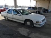 ✅ 1996 Buick Roadmaster • VIN: 1G4BT52P2TR417509 • Lot: 47072445. Wystawiony na Copart z przebiegiem 98 272 mil. Bezpłatny archiwum sprzedaży aukcyjnych z USA i szczegółowy raport historii pojazdu na DreamBid. Zdjęcie 4.