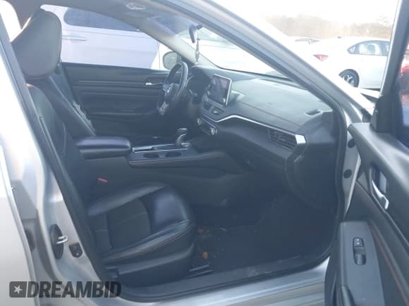 ✅ 2019 Nissan Altima SR • VIN: 1N4BL4CV8KC129061 • Лот: 43601265. Опубликован ранее на IAAI с пробегом 128 764 миль. Бесплатный доступ к архиву аукционных продаж из США и подробный отчёт об истории автомобиля на DreamBid. Изображение 5.