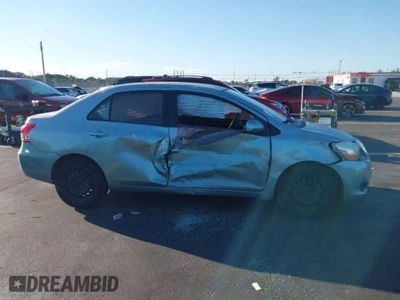 ✅ 2010 Toyota Yaris • VIN: JTDBT4K37A1361221 • Лот: 43522896. Опубликован ранее на IAAI с пробегом 234 249 миль. Бесплатный доступ к архиву аукционных продаж из США и подробный отчёт об истории автомобиля на DreamBid. Изображение 13.