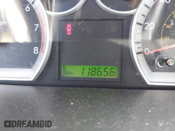 ✅ 2011 Chevrolet Aveo 1LT • VIN: KL1TD6DE1BB213015 • Lot: 41682737. Wystawiony na IAAI z przebiegiem 118 656 mil. Bezpłatny archiwum sprzedaży aukcyjnych z USA i szczegółowy raport historii pojazdu na DreamBid. Zdjęcie 7.