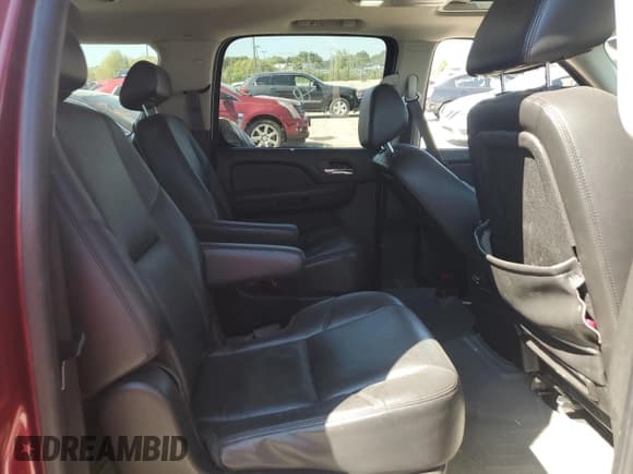 ✅ 2009 Chevrolet Suburban LTZ • VIN: 1GNFK36389R197524 • Lot: 70684524. Wystawiony na Copart z przebiegiem 182 380 mil. Bezpłatny archiwum sprzedaży aukcyjnych z USA i szczegółowy raport historii pojazdu na DreamBid. Zdjęcie 11.