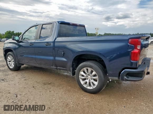 ✅ 2022 Chevrolet Silverado 1500 Custom • VIN: 1GCRABEKXNZ612980 • Lot: 63899325. Wystawiony na Copart z przebiegiem 49 381 mil. Bezpłatny archiwum sprzedaży aukcyjnych z USA i szczegółowy raport historii pojazdu na DreamBid. Zdjęcie 2.