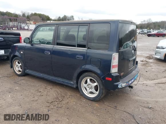✅ 2005 Scion xB • VIN: JTLKT324650217923 • Lot: 43833963. Listed on IAAI with 117,778 mi. Free auction sales archive from the USA and detailed vehicle history report at DreamBid. Image 3.