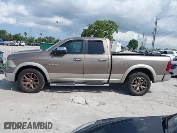 ✅ 2010 Dodge 1500 TRX • VIN: 1D7RV1GT5AS179033 • Lot: 42378439. Wystawiony na IAAI z przebiegiem 192 045 mil. Bezpłatny archiwum sprzedaży aukcyjnych z USA i szczegółowy raport historii pojazdu na DreamBid. Zdjęcie 14.