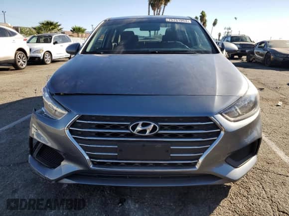 2020 Hyundai Accent SE z VIN 3KPC24A62LE096324, wystawiony jako Copart lot #75751953 z przebiegiem 24 728 mil mil oraz . Historia ofert i sprzedaży dostępna na DreamBid. Obrazek 5.