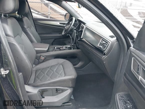 ✅ 2024 Volkswagen Atlas SE • VIN: 1V2JE2CA7RC220011 • Lot: 42640492. Listed on IAAI with 58,859 mi. Free auction sales archive from the USA and detailed vehicle history report at DreamBid. Image 5.