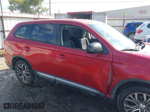 ✅ 2018 Mitsubishi Outlander ES • VIN: JA4AD2A34JZ006176 • Лот: 43397681. Опубликован ранее на IAAI с пробегом 111 511 миль. Бесплатный доступ к архиву аукционных продаж из США и подробный отчёт об истории автомобиля на DreamBid. Изображение 13.