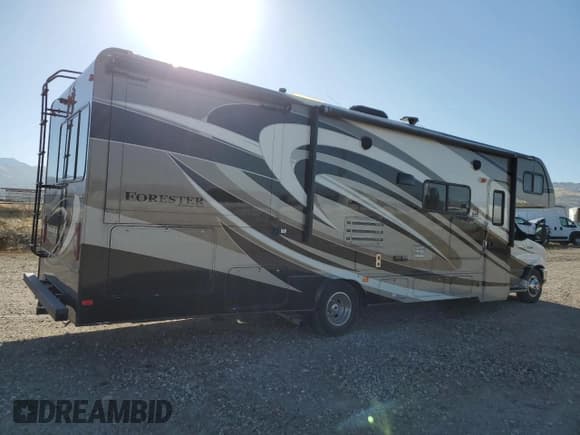 ✅ 2016 Ford Econoline Commercial • VIN: 1FDXE4FS7GDC01103 • Lot: 69039204. Wystawiony na Copart z przebiegiem 9 986 mil. Bezpłatny archiwum sprzedaży aukcyjnych z USA i szczegółowy raport historii pojazdu na DreamBid. Zdjęcie 3.