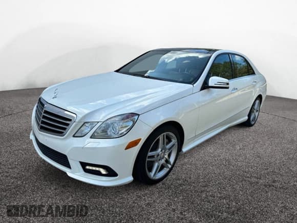 ✅ 2011 Mercedes-Benz E 550 Luxury • VIN: WDDHF7CB8BA489905 • Lot: 93035365. Listed on Copart with 138,359 mi. Free auction sales archive from the USA and detailed vehicle history report at DreamBid. Image 2.