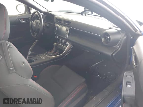 ✅ 2022 Subaru BRZ Premium • VIN: JF1ZDBC14N8701151 • Lot: 43189554. Listed on IAAI with 62,065 mi. Free auction sales archive from the USA and detailed vehicle history report at DreamBid. Image 5.
