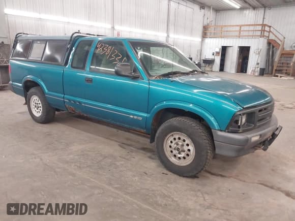 ✅ 1995 Chevrolet S-10 LS • VIN: 1GCDT19W4S8126453 • Лот: 42381335. Опубликован ранее на IAAI с пробегом 124 044 миль. Бесплатный доступ к архиву аукционных продаж из США и подробный отчёт об истории автомобиля на DreamBid. Изображение 1.