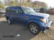 2010 Dodge Nitro SXT z VIN 1D4PU5GK4AW127309, wystawiony jako Copart lot #77405514 z przebiegiem 247 526 mil mil oraz Czysty tytuł • Clean title. Historia ofert i sprzedaży dostępna na DreamBid. Obrazek 4.