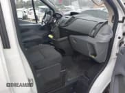 ✅ 2018 Ford Transit • VIN: 1FTYE1YM3JKA11520 • Lot: 42208894. Wystawiony na IAAI z przebiegiem 139 018 mil. Bezpłatny archiwum sprzedaży aukcyjnych z USA i szczegółowy raport historii pojazdu na DreamBid. Zdjęcie 5.