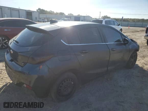 2017 Chevrolet Cruze LT z VIN 3G1BE6SM5HS596541, wystawiony jako Copart lot #86630825 z przebiegiem 147 101 mil mil oraz Szkoda całkowita • Salvage title. Historia ofert i sprzedaży dostępna na DreamBid. Obrazek 3.