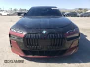 ✅ 2023 BMW 7 Series 760i xDrive • VIN: WBA33EJ09PCM11421 • Лот: 49847205. Опубликован ранее на Copart с пробегом Не указан. Бесплатный доступ к архиву аукционных продаж из США и подробный отчёт об истории автомобиля на DreamBid. Изображение 5.
