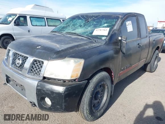 ✅ 2006 Nissan Titan SE • VIN: 1N6AA06A26N547992 • Lot: 43787363. Wystawiony na IAAI z przebiegiem 181 414 mil. Bezpłatny archiwum sprzedaży aukcyjnych z USA i szczegółowy raport historii pojazdu na DreamBid. Zdjęcie 2.