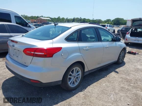 ✅ 2017 Ford Focus SE • VIN: 1FADP3F25HL304819 • Lot: 42197817. Listed on IAAI with 41,999 mi. Free auction sales archive from the USA and detailed vehicle history report at DreamBid. Image 4.