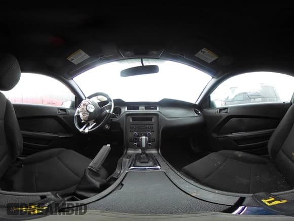 ✅ 2014 Ford Mustang V6 • VIN: 1ZVBP8AM7E5323859 • Лот: 43558919. Опубликован ранее на IAAI с пробегом 122 796 миль. Бесплатный доступ к архиву аукционных продаж из США и подробный отчёт об истории автомобиля на DreamBid. Изображение 20.