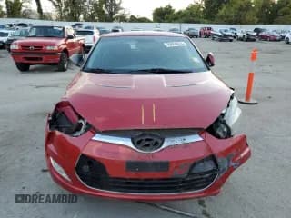 ✅ 2012 Hyundai Veloster w/Red Int • VIN: KMHTC6AD7CU064411 • Lot: 70058874. Wystawiony na Copart z przebiegiem Nie podano. Bezpłatny archiwum sprzedaży aukcyjnych z USA i szczegółowy raport historii pojazdu na DreamBid. Zdjęcie 5.