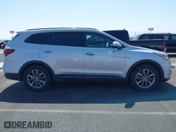 ✅ 2017 Hyundai Santa Fe SE • VIN: KM8SN4HF3HU166409 • Лот: 42610563. Опубликован ранее на IAAI с пробегом 151 143 миль. Бесплатный доступ к архиву аукционных продаж из США и подробный отчёт об истории автомобиля на DreamBid. Изображение 13.