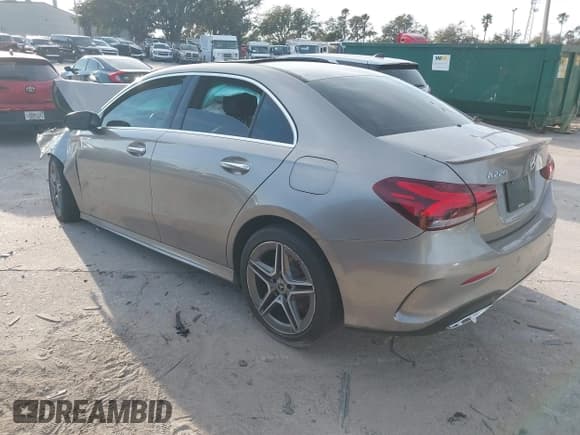 ✅ 2019 Mercedes-Benz A 220 • VIN: WDD3G4EB1KW036022 • Lot: 42077055. Wystawiony na IAAI z przebiegiem 98 060 mil. Bezpłatny archiwum sprzedaży aukcyjnych z USA i szczegółowy raport historii pojazdu na DreamBid. Zdjęcie 3.
