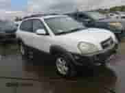 2007 Hyundai Tucson SE z VIN KM8JN72D27U569221, wystawiony jako Copart lot #74250944 z przebiegiem 195 097 mil mil oraz Szkoda całkowita • Salvage title. Historia ofert i sprzedaży dostępna na DreamBid. Obrazek 4.