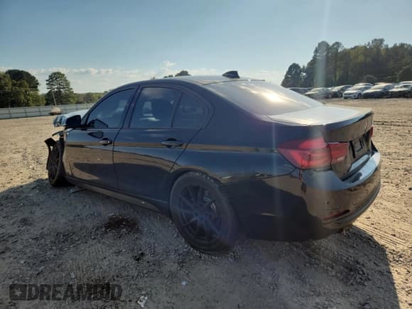 ✅ 2018 BMW 3 Series 330i • VIN: WBA8B9G56JNU98418 • Lot: 86447895. Wystawiony na Copart z przebiegiem Nie podano. Bezpłatny archiwum sprzedaży aukcyjnych z USA i szczegółowy raport historii pojazdu na DreamBid. Zdjęcie 2.