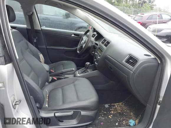 ✅ 2011 Volkswagen Jetta SE • VIN: 3VWDZ7AJ6BM321447 • Lot: 42512639. Listed on IAAI with 218,929 mi. Free auction sales archive from the USA and detailed vehicle history report at DreamBid. Image 5.