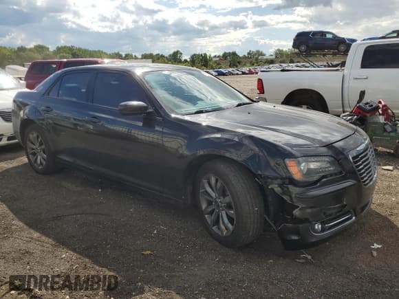 ✅ 2014 Chrysler 300 S • VIN: 2C3CCAGG2EH331537 • Lot: 70134915. Listed on Copart with 205,928 mi. Free auction sales archive from the USA and detailed vehicle history report at DreamBid. Image 4.