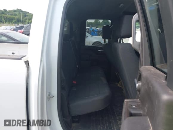 ✅ 2022 Chevrolet Silverado 2500HD Work Truck • VIN: 1GC2YLE78NF332510 • Lot: 42390090. Wystawiony na IAAI z przebiegiem 110 672 mil. Bezpłatny archiwum sprzedaży aukcyjnych z USA i szczegółowy raport historii pojazdu na DreamBid. Zdjęcie 8.