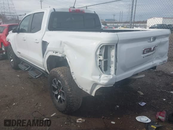 ✅ 2024 GMC Canyon 4WD AT4X • VIN: 1GTP6EEK6R1135060 • Lot: 43698915. Listed on IAAI with 23,397 mi. Free auction sales archive from the USA and detailed vehicle history report at DreamBid. Image 3.