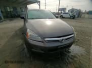 ✅ 2007 Honda Accord EX • VIN: 1HGCM56737A221049 • Lot: 92513075. Wystawiony na Copart z przebiegiem 171 892 mil. Bezpłatny archiwum sprzedaży aukcyjnych z USA i szczegółowy raport historii pojazdu na DreamBid. Zdjęcie 13.