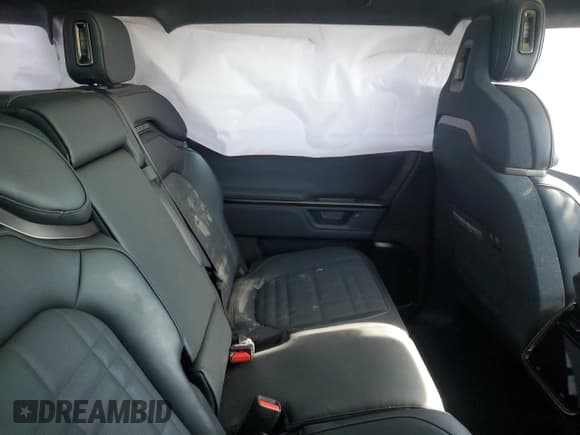 ✅ 2025 Rivian R1S Premium • VIN: 7PDSGCBP3SN061454 • Лот: 69488625. Опубликован ранее на Copart с пробегом Не указан. Бесплатный доступ к архиву аукционных продаж из США и подробный отчёт об истории автомобиля на DreamBid. Изображение 10.