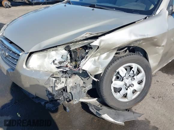 2008 Hyundai Elantra GLS z VIN KMHDU46D98U414370, wystawiony jako IAAI lot #43529704 z przebiegiem 153 821 mil mil oraz . Historia ofert i sprzedaży dostępna na DreamBid. Obrazek 6.