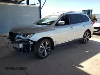 ✅ 2018 Nissan Pathfinder Platinum • VIN: 5N1DR2MN3JC618594 • Лот: 67220325. Опубликован ранее на Copart с пробегом 88 181 миль. Бесплатный доступ к архиву аукционных продаж из США и подробный отчёт об истории автомобиля на DreamBid. Изображение 1.