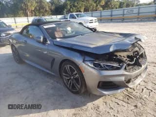 ✅ 2023 BMW 8 Series 840i • VIN: WBADZ4C03PCK89181 • Lot: 71384742. Wystawiony na Copart z przebiegiem Nie podano. Bezpłatny archiwum sprzedaży aukcyjnych z USA i szczegółowy raport historii pojazdu na DreamBid. Zdjęcie 4.