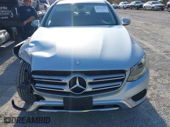 ✅ 2016 Mercedes-Benz GLC 300 • VIN: WDC0G4KBXGF074111 • Lot: 43576338. Wystawiony na IAAI z przebiegiem 97 880 mil. Bezpłatny archiwum sprzedaży aukcyjnych z USA i szczegółowy raport historii pojazdu na DreamBid. Zdjęcie 13.