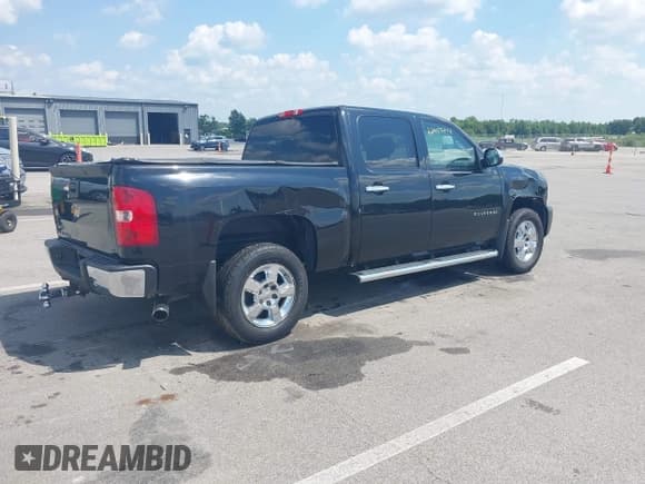 ✅ 2011 Chevrolet Silverado 1500 LTZ • VIN: 1GCPKTE30BF169111 • Lot: 42957474. Wystawiony na IAAI z przebiegiem 163 653 mil. Bezpłatny archiwum sprzedaży aukcyjnych z USA i szczegółowy raport historii pojazdu na DreamBid. Zdjęcie 4.