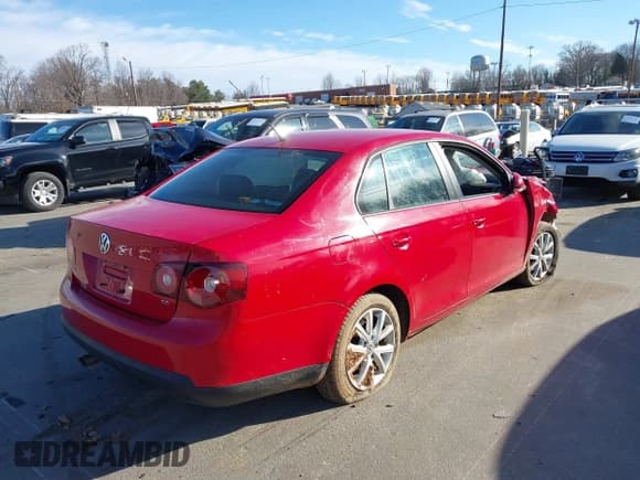 ✅ 2010 Volkswagen Jetta Limited Edition • VIN: 3VWAZ7AJ9AM128663 • Lot: 41669213. Wystawiony na IAAI z przebiegiem 148 076 mil. Bezpłatny archiwum sprzedaży aukcyjnych z USA i szczegółowy raport historii pojazdu na DreamBid. Zdjęcie 4.