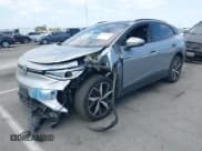 ✅ 2023 Volkswagen ID.4 Pro S • VIN: 1V2WNPE85PC030587 • Lot: 42439270. Wystawiony na IAAI z przebiegiem 22 715 mil. Bezpłatny archiwum sprzedaży aukcyjnych z USA i szczegółowy raport historii pojazdu na DreamBid. Zdjęcie 2.