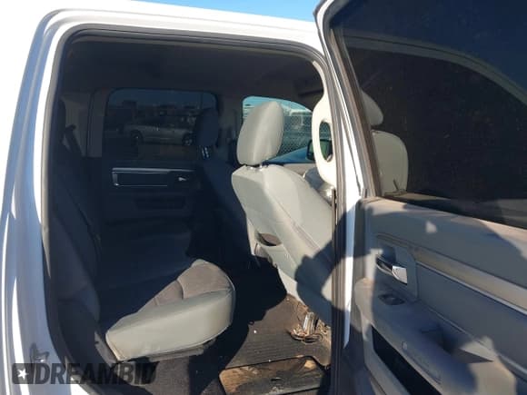 ✅ 2018 Ram 1500 Big Horn • VIN: 1C6RR7LM1JS264944 • Lot: 41310020. Wystawiony na IAAI z przebiegiem 181 647 mil. Bezpłatny archiwum sprzedaży aukcyjnych z USA i szczegółowy raport historii pojazdu na DreamBid. Zdjęcie 8.