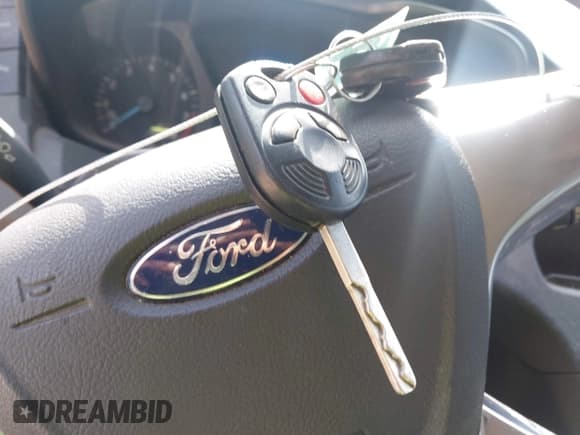 ✅ 2015 Ford Transit XL • VIN: 1FMZK1YM1FKB06349 • Lot: 42756713. Wystawiony na IAAI z przebiegiem 107 875 mil. Bezpłatny archiwum sprzedaży aukcyjnych z USA i szczegółowy raport historii pojazdu na DreamBid. Zdjęcie 11.